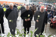 Stilles Gedenken am Ort des mutmasslichen Anschlags vom 13. Februar in Muenchen