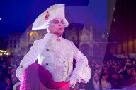 Carnevale di Venezia 2025 si apre con un omaggio alla notte di San Valentino
