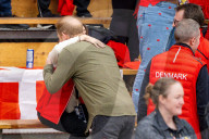 Adel: Prinz Harry begegnet beim Sitzvolleyball Wettbewerb während der Invictus Games Prinz Joachim