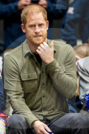 Adel: Prinz Harry beim Sitzvolleyball Wettbewerb während der Invictus Games