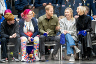Adel: Prinz Harry beim Sitzvolleyball Wettbewerb während der Invictus Games