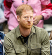 Adel: Prinz Harry beim Sitzvolleyball Wettbewerb während der Invictus Games