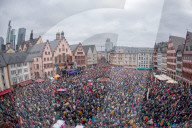 Gemeisam gegen Rechts: Demo der CSD Bewegung in Köln