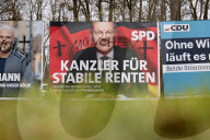 Nach dem Anschlag von München: Beschmierte Wahlplakate der Alt-Parteien