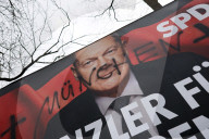 Nach dem Anschlag von München: Beschmierte Wahlplakate der Alt-Parteien