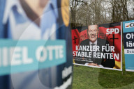 Nach dem Anschlag von München: Beschmierte Wahlplakate der Alt-Parteien