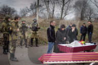 Ukraine separatist forces fight in Ukraine 