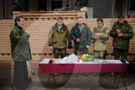 Ukraine separatist forces fight in Ukraine 