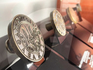 Exhibition at Kyiv War Museum celebrates Ukraine’s coat of arms