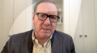 Kevin Spacey répond aux allégations d'avances sexuelles de Guy Pearce