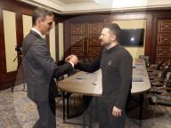 Volodymyr Zelenskyy meets with Pedro Sanchez