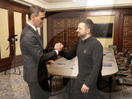 Volodymyr Zelenskyy meets with Pedro Sanchez