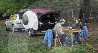 Tiny Camper est un mobil-home créé en 3D à partir de 7.000 bouteilles en plastique recyclées