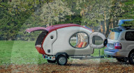 Tiny Camper est un mobil-home créé en 3D à partir de 7.000 bouteilles en plastique recyclées