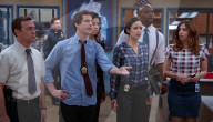 LMKMEDIA_BROOKLYN99_S2_EXTRAS_LMK110-35
