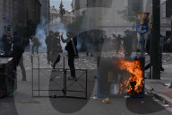 Violent protests in Athens on rail crash anniversary 