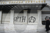 Violent protests in Athens on rail crash anniversary 