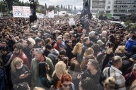 Violent protests in Athens on rail crash anniversary 