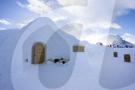 FEATURE -  Der perfekte Blick auf das Matterhorn: Das Iglu Dorf Schneehotel in Zermatt