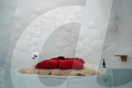 FEATURE -  Der perfekte Blick auf das Matterhorn: Das Iglu Dorf Schneehotel in Zermatt