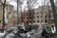 Russia steps up attacks on Ukraine civilians 