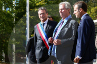 Le président Emmanuel Macron visite l'exposition "2008-2018 exposition rétrospective" au mémorial Charles de Gaulle à l'occasion du 60ème anniversaire de la constitution à Colombey-les-Deux-Eglises