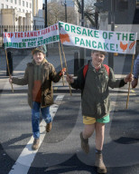 Trump ally Nigel Farage leads UK Farmers Protest in London