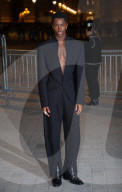 Arrivées au Grand Dîner du Louvre à Paris en marge de la fashion week prêt à porter automne/hiver 2025-2026