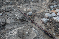 Gazans break Ramadan fast amidst rubble