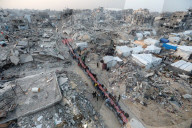 Gazans break Ramadan fast amidst rubble