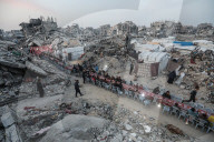 Gazans break Ramadan fast amidst rubble