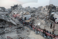 Gazans break Ramadan fast amidst rubble