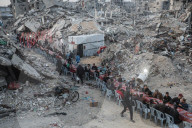 Gazans break Ramadan fast amidst rubble