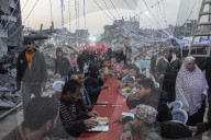 Gazans break Ramadan fast amidst rubble