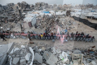 Gazans break Ramadan fast amidst rubble