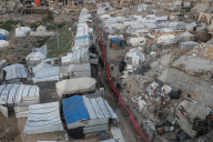 Gazans break Ramadan fast amidst rubble