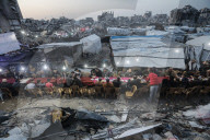 Gazans break Ramadan fast amidst rubble