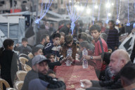 Gazans break Ramadan fast amidst rubble