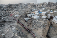Gazans break Ramadan fast amidst rubble