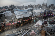 Gazans break Ramadan fast amidst rubble