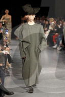 MODE - Paris Fashion Week Herbst/Winter 2025/2026: Uma Wang