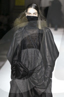 Défilé "Yohji Yamamoto" Collection Prêt-à-Porter Automne/Hiver 2025-2026" lors de la Fashion Week de Paris (PFW)