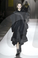 Défilé "Yohji Yamamoto" Collection Prêt-à-Porter Automne/Hiver 2025-2026" lors de la Fashion Week de Paris (PFW)