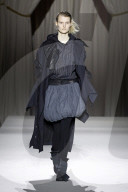 MODE - Paris Fashion Week Herbst/Winter 2025/2026:  Yohji Yamamoto