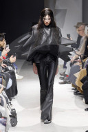 MODE - Paris Fashion Week Herbst/Winter 2025/2026: Junya Watanabe