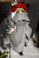 MODE - Paris Fashion Week Herbst/Winter 2025/2026: Comme des Garcons