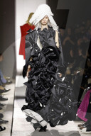 MODE - Paris Fashion Week Herbst/Winter 2025/2026: Comme des Garcons