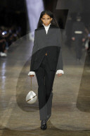 MODE - Paris Fashion Week Herbst/Winter 2025/2026: McQueen