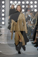 MODE - Paris Fashion Week Herbst/Winter 2025/2026: Sacai