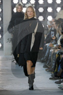 MODE - Paris Fashion Week Herbst/Winter 2025/2026: Sacai